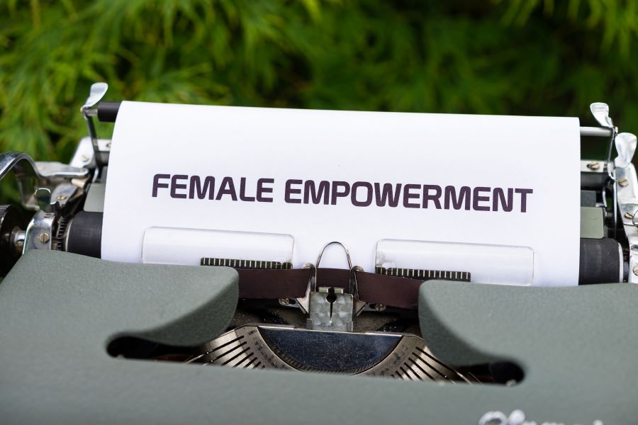 markus-winkler-btXaHWJbO4s-unsplash female empowerment